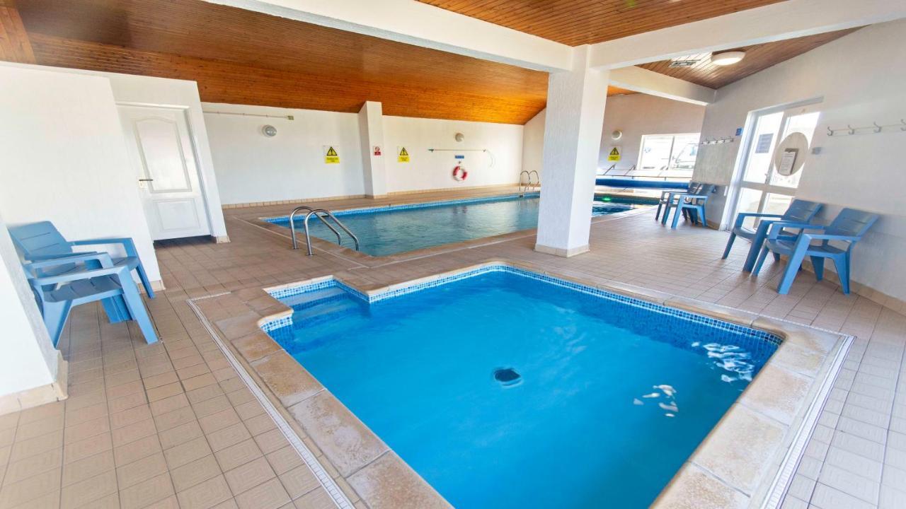 Clifton Court Apt 23 With Seaviews & Heated Pool Apartamento Croyde Exterior foto